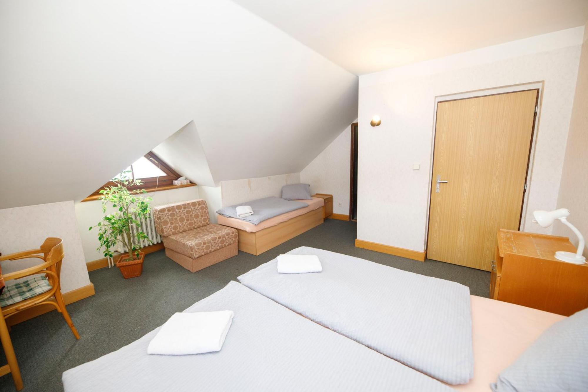 Mala Rennerovka Hotel Strazne Ngoại thất bức ảnh